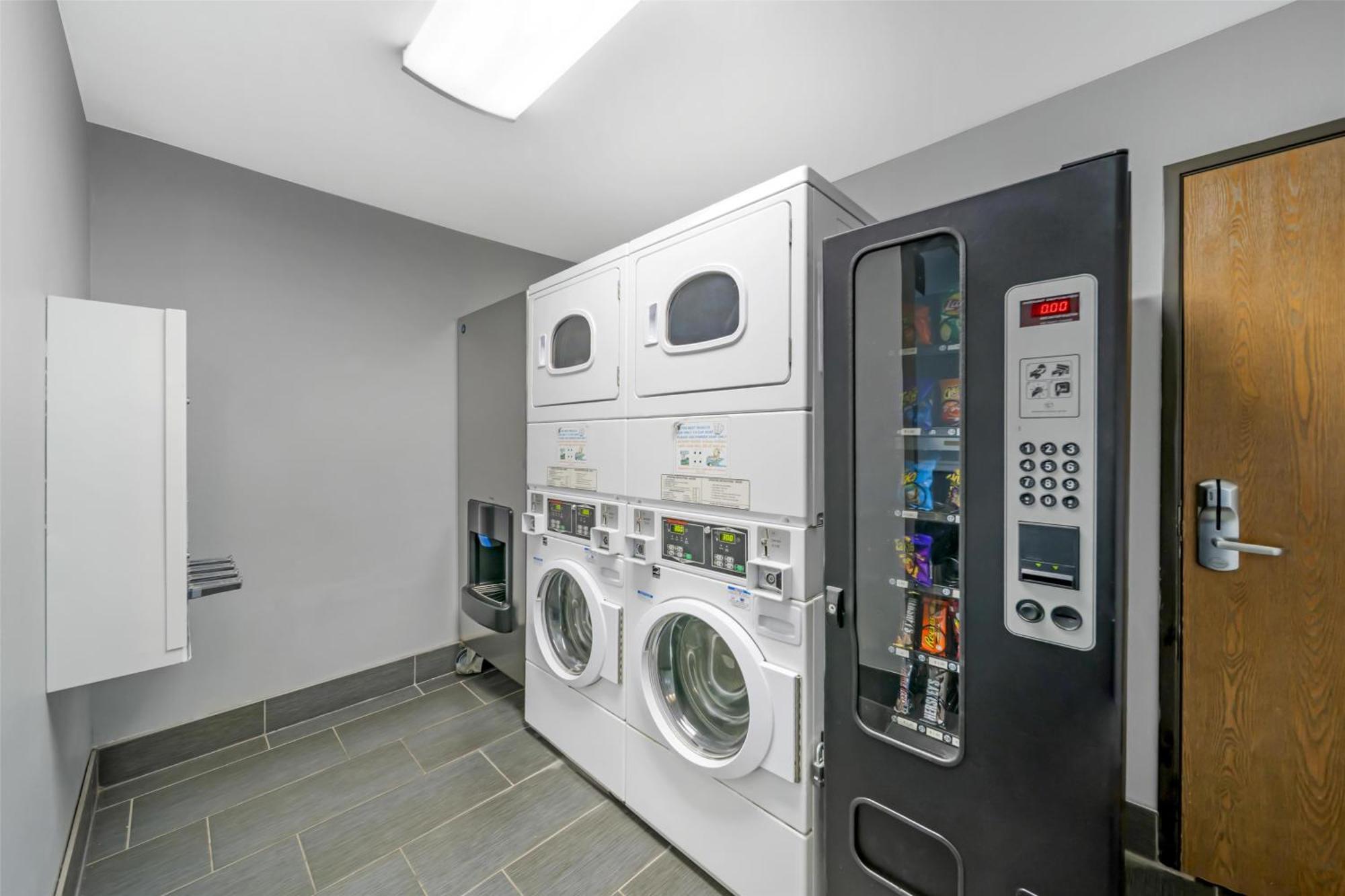 Best Western Antelope Inn & Suites Red Bluff Esterno foto