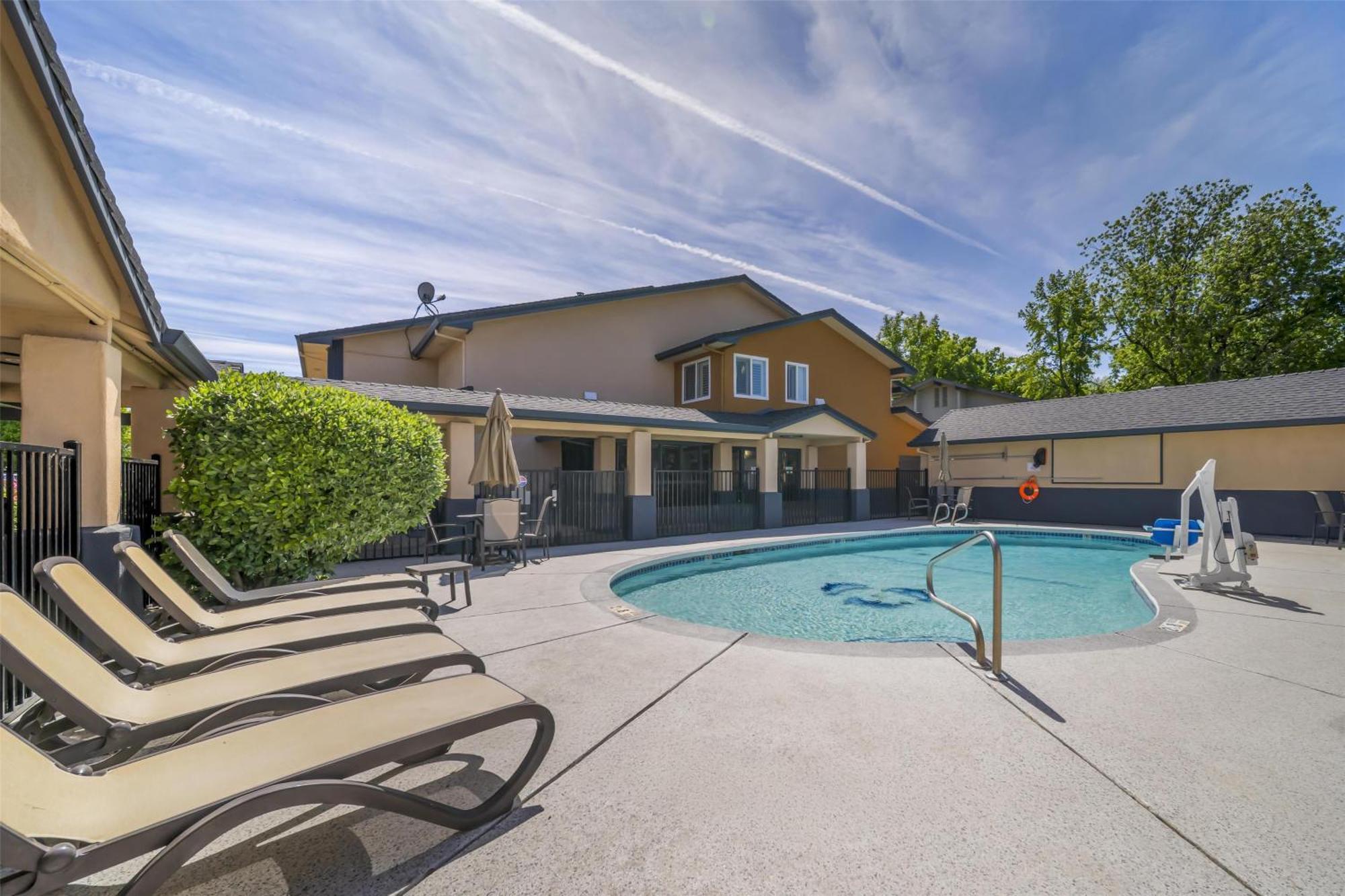 Best Western Antelope Inn & Suites Red Bluff Esterno foto